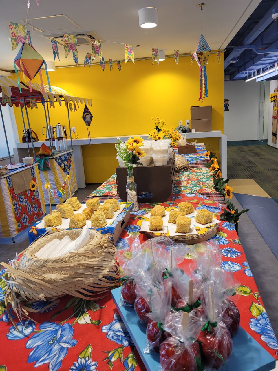 Catering Típico - Festa Junina na empresa - Buffet Tipico