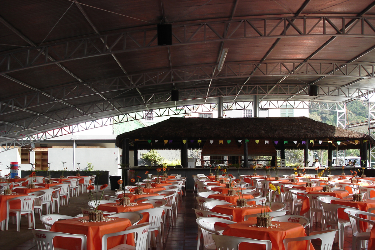 Espaço para alimentação - Área 2 - Aruanã Camp