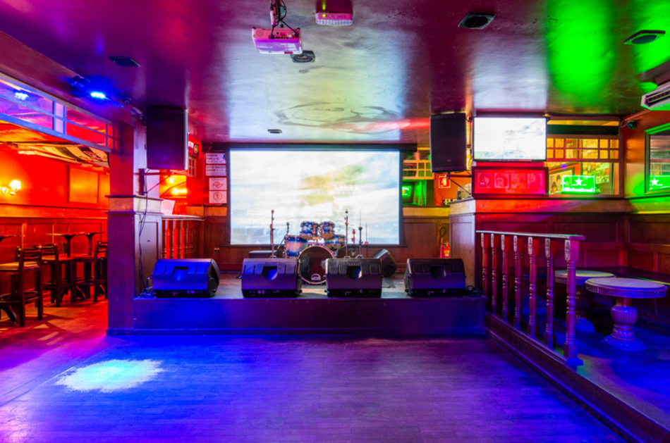 Republic Pub - Salão Principal