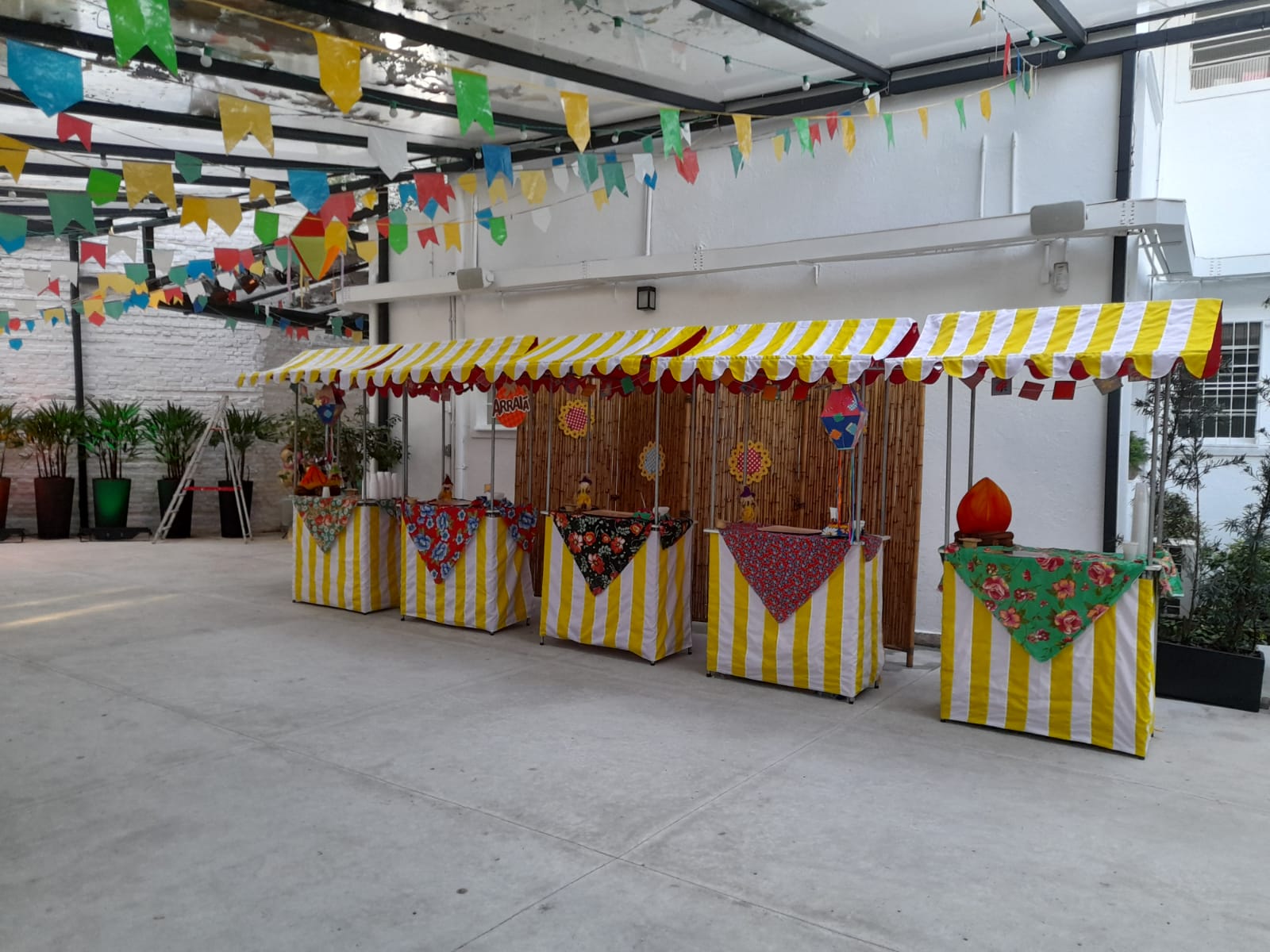 Catering Típico - Festa Junina na empresa - Barraquinhas