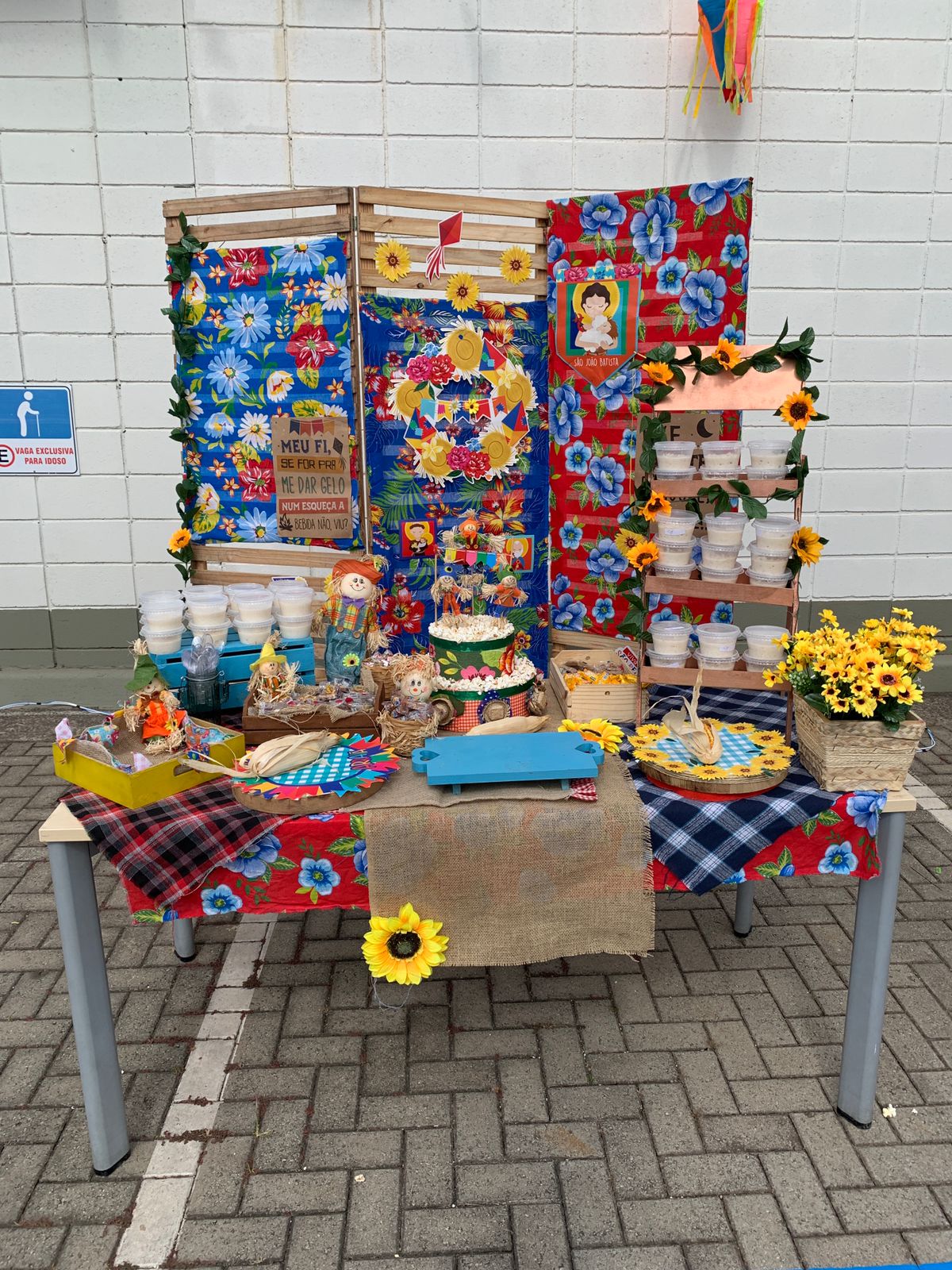 Catering Típico - Festa Junina na empresa - Buffet Tipico - Mesa de Doces