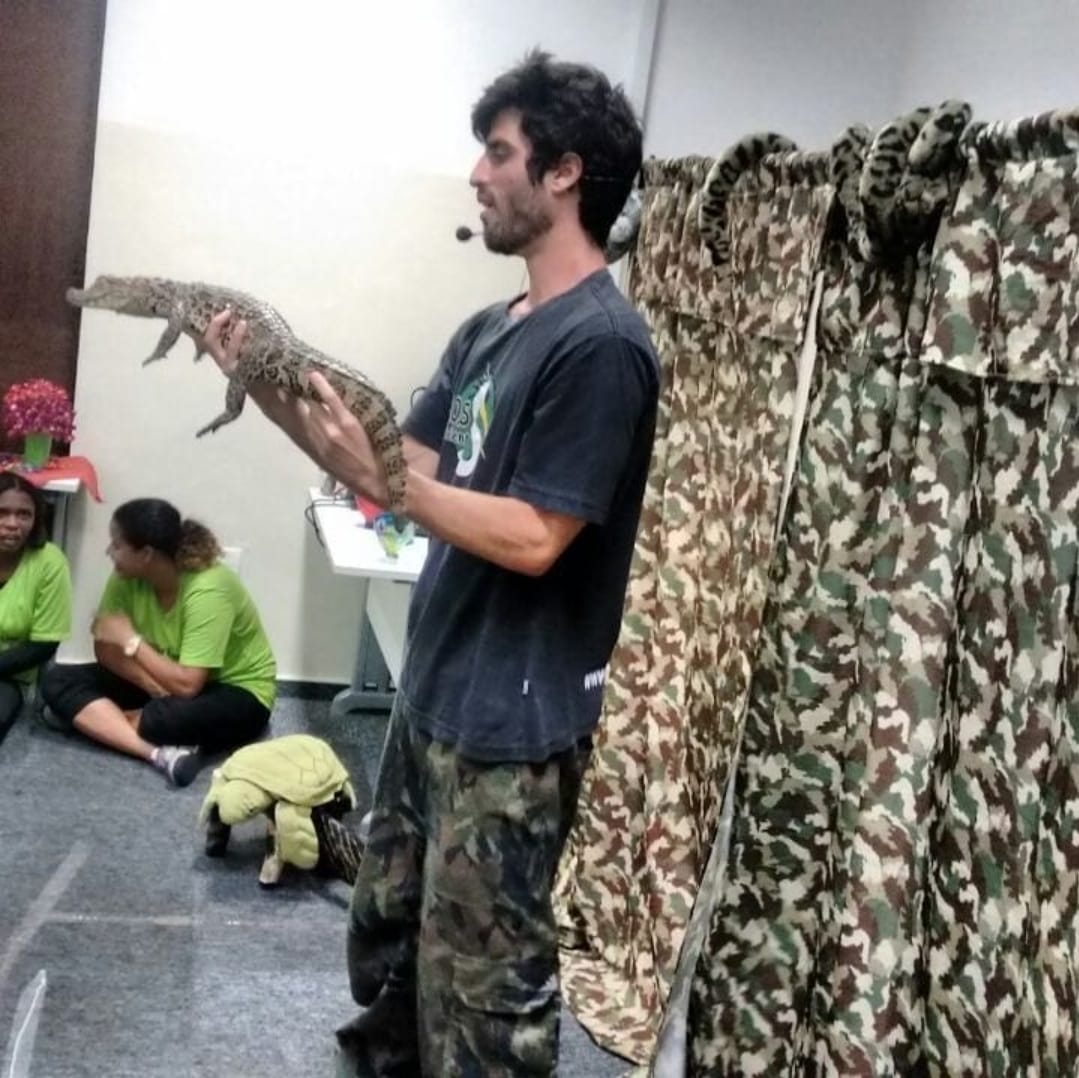 Teatro ambiental - Teatro interativo - Dia das Crianças Corporativo - Endomarketing - Kids At Work